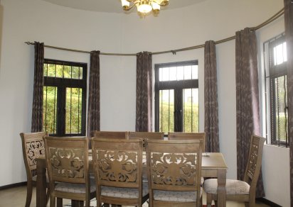 Maison/Villa - 4 chambres - 371 m²