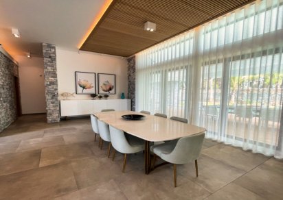 Maison/Villa - 4 chambres - 437 m²