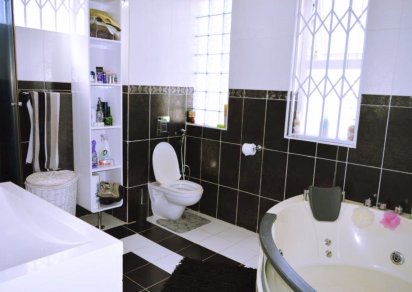 Maison/Villa - 4 chambres - 465 m²