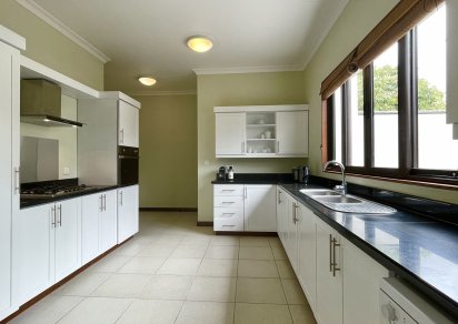 Maison/Villa - 4 chambres - 470 m²