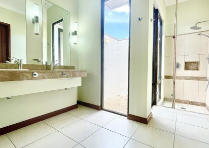 Maison/Villa - 4 chambres - 470 m²