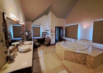 Maison/Villa - 4 chambres - 539 m²
