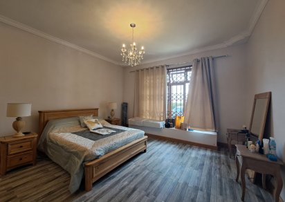 Maison/Villa - 4 chambres - 770 m²