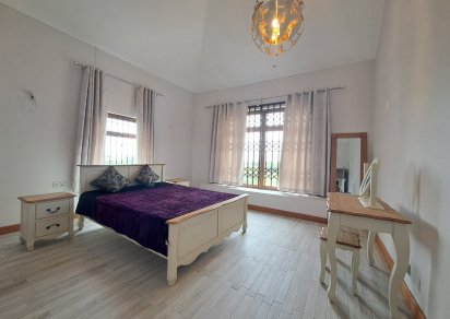 Maison/Villa - 4 chambres - 770 m²