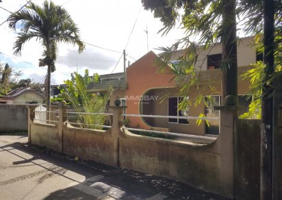 Maison/Villa - 5 chambres - 2500 p²
