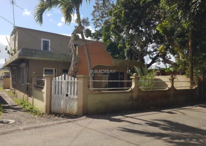 Maison/Villa - 5 chambres - 2500 p²