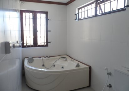 Maison/Villa - 5 chambres - 250 m²
