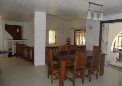 Maison/Villa - 5 chambres - 250 m²
