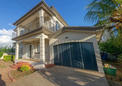 Maison/Villa - 5 chambres - 267 m²