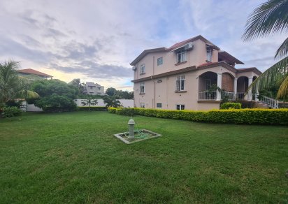 Maison/Villa - 5 chambres - 380 m²