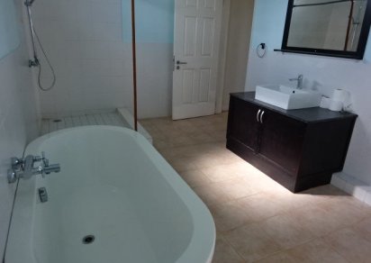 Maison/Villa - 5 chambres - 400 m²