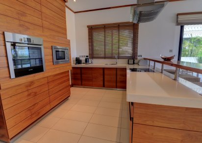 Maison/Villa - 5 chambres - 450 m²