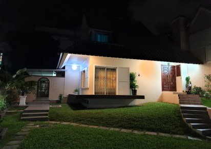 Maison/Villa - 5 chambres - 450 m²
