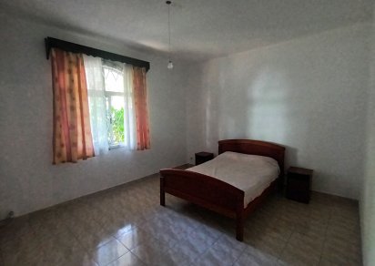 Maison/Villa - 6 chambres - 240 m²