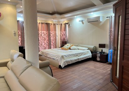 Maison/Villa - 6 chambres - 966 m²