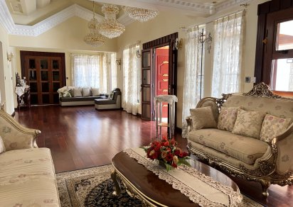 Maison/Villa - 6 chambres - 966 m²