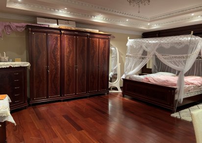 Maison/Villa - 6 chambres - 966 m²