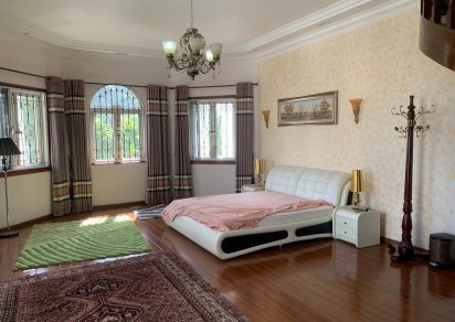 Maison/Villa - 9 chambres - N.S m²