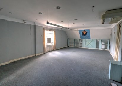 Office - 147 m²