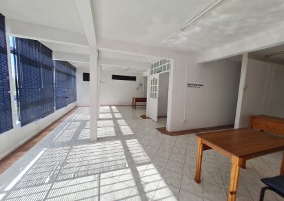 Office - 210 m²