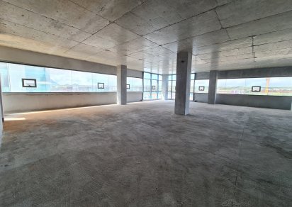 Office - 242 m²