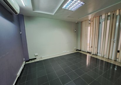 Office - 328 m²