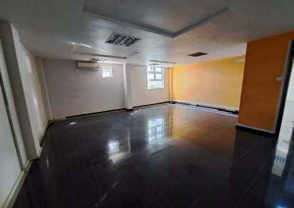 Office - 328 m²