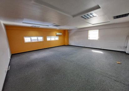 Office - 328 m²