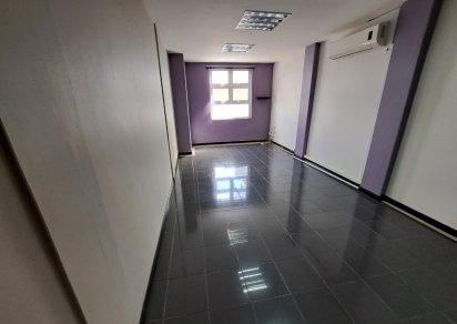 Office - 328 m²