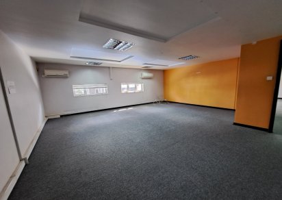 Office - 328 m²