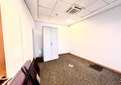 Office - 335 m²
