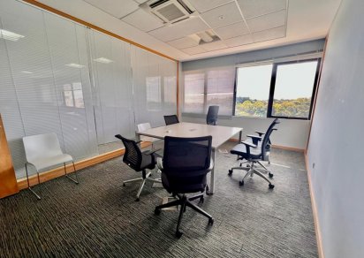 Office - 335 m²