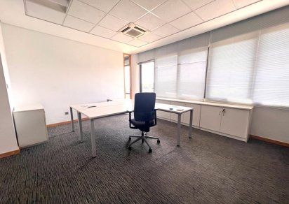 Office - 335 m²