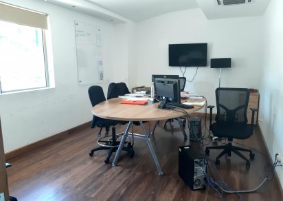 Office - 392 m²