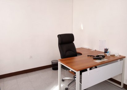 Office - 447 m²