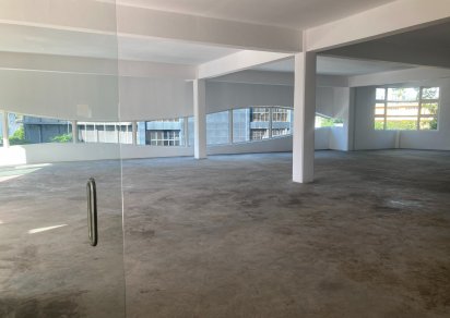 Office - 5000 ft²