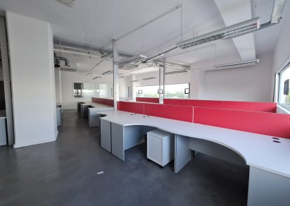 Office - 588 m²