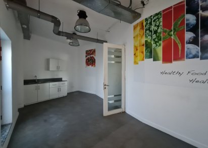 Office - 588 m²