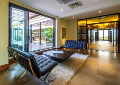 Office - 692 m²