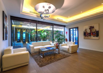 Office - 692 m²