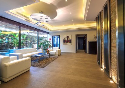 Office - 692 m²