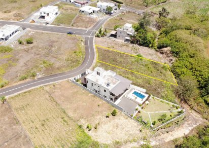 Residential land - 270 Toise(s)
