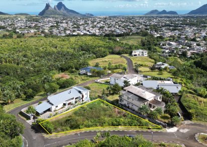 Residential land - 309 Toise(s)