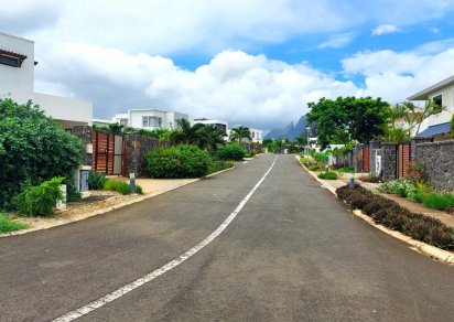 Residential land - 923 m²
