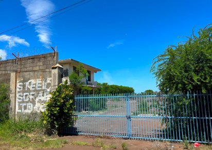 Terrain commercial - 8 932.63 m²