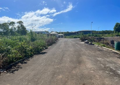 Terrain résidentiel - 608 m²
