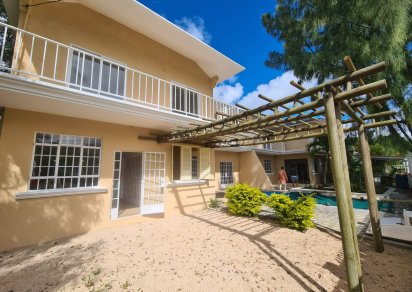 Townhouse / Duplex - 12 Bedrooms - 500 m²
