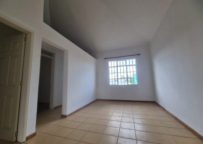 Townhouse / Duplex - 12 Bedrooms - 500 m²