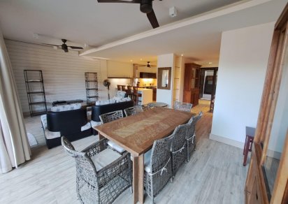 Townhouse / Duplex - 3 Bedrooms - 212 m²