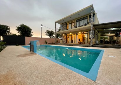 Townhouse / Duplex - 3 Bedrooms - 217 m²